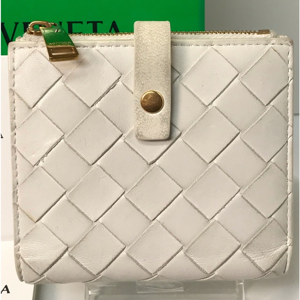 Bottega Veneta Intrecciato Lambskin Leather Wallet ๐ - Picture 15 of 17